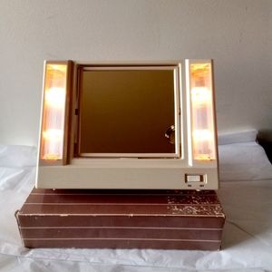 Avon Reflections of Beauty Vintage 2 Sided Magnifying Make-Up Mirror NOS